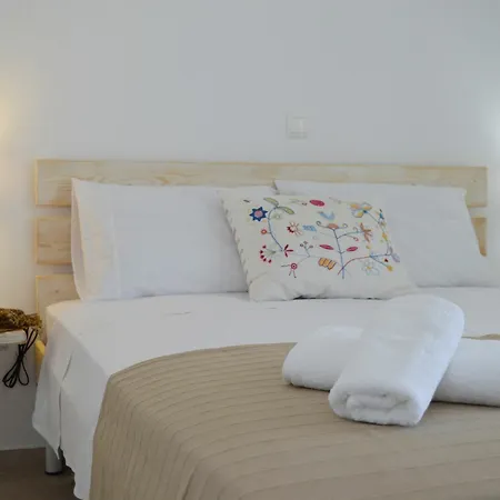 Minimal Mykonos Town